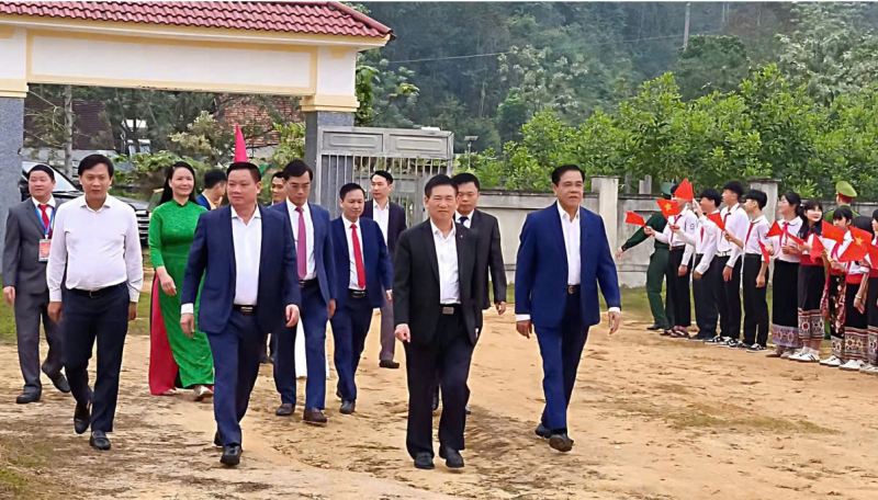 Thu hẹp khoảng cách vùng miền, xây dựng 