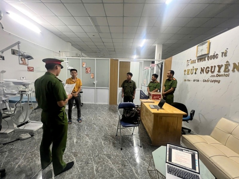 Siết chặt quản lý y tế tư nhân, hàng loạt phòng khám “lòi” sai phạm -0