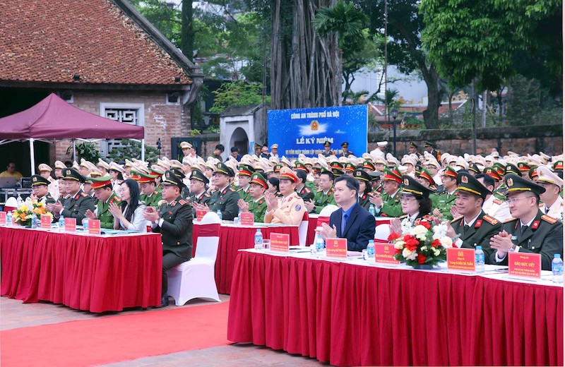 Tuyên dương 10 Gương mặt trẻ Công an Thủ đô xuất sắc tiêu biểu năm 2025 -0