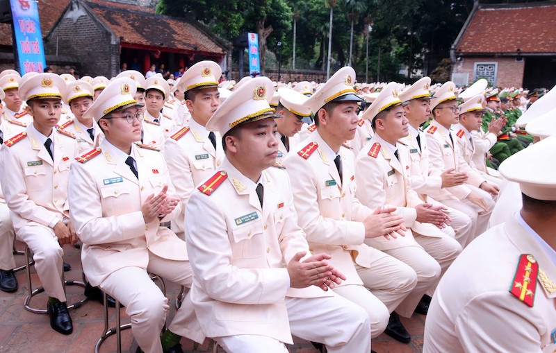 Tuyên dương 10 Gương mặt trẻ Công an Thủ đô xuất sắc tiêu biểu năm 2025 -1