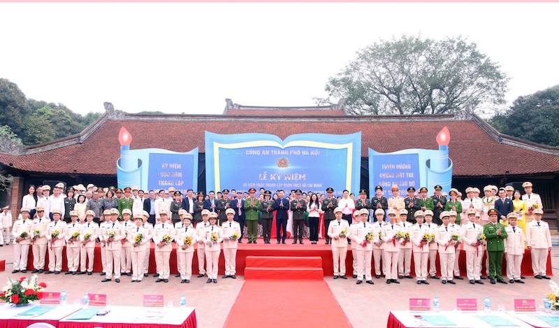 Tuyên dương 10 Gương mặt trẻ Công an Thủ đô xuất sắc tiêu biểu năm 2025 -0
