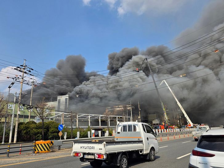 Cháy nhà máy Hàn Quốc khiến hàng chục người bị thương -0