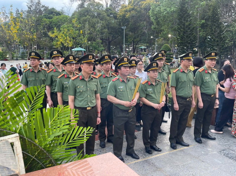 Cụm thi đua số 9 sinh hoạt chính trị tại Công Đảo và ký kết giao ước thi đua năm 2026 -0