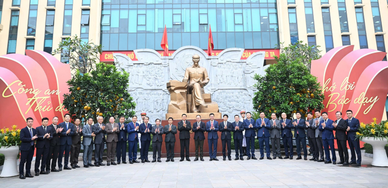 Đoàn đại biểu cấp cao Bộ Công an Lào thăm và làm việc với Công an thành phố Hà Nội -0