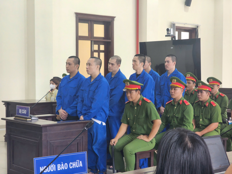 Cùng đồng bọn giả danh Công an lên kịch bản cướp gần 2,3 triệu USD của mẹ ruột -0