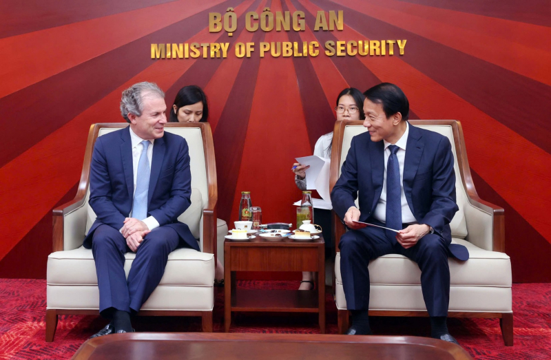 Minister Luong Tam Quang meets with Rosen Partners CEO -0