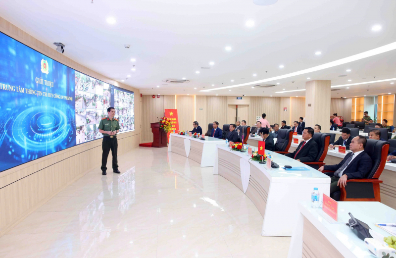 Đoàn đại biểu cấp cao Bộ Công an Lào thăm và làm việc với Công an thành phố Hà Nội -0