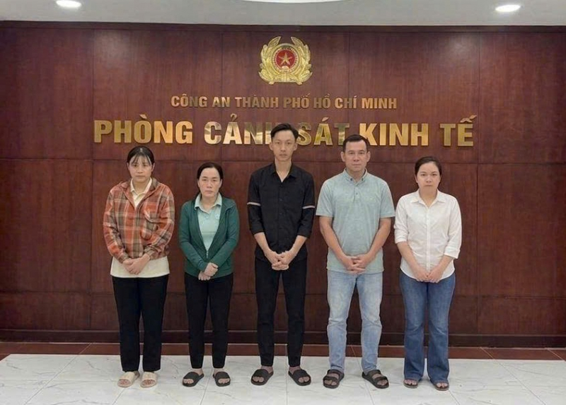 Vén màn “công xưởng kem trộn” giữa lòng thành phố, thu lợi bất chính ước tính hàng tỷ đồng -0