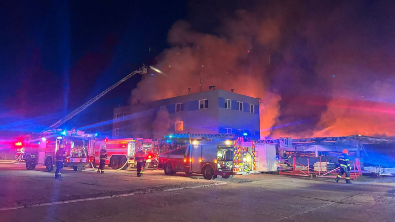 Điều tra theo hướng khủng bố có chủ đích vụ cháy khu công nghiệp tại Czech -0