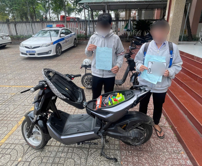  Đừng khóc khi giao xe cho con em mình rồi phó mặc -0