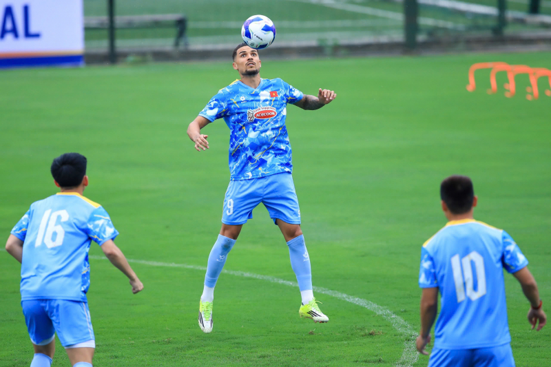 Đỗ Hoàng Hên: Tôi tự hào khi được khoác áo ĐTQG Việt Nam -0