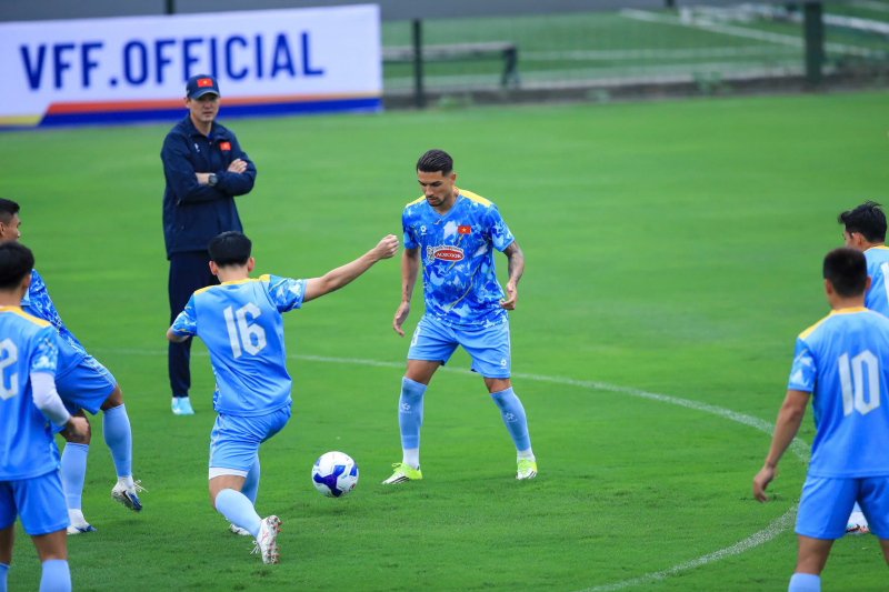 Đỗ Hoàng Hên: Tôi tự hào khi được khoác áo ĐTQG Việt Nam -0