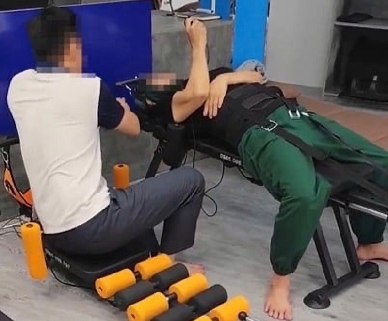 Cơn sốt máy kéo giãn cột sống:  Mua hy vọng, rước rủi ro -0