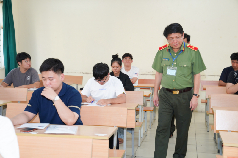 Lần đầu tiên tổ chức Kỳ thi đánh giá tuyển sinh văn bằng 2 Công an trên máy tính -0