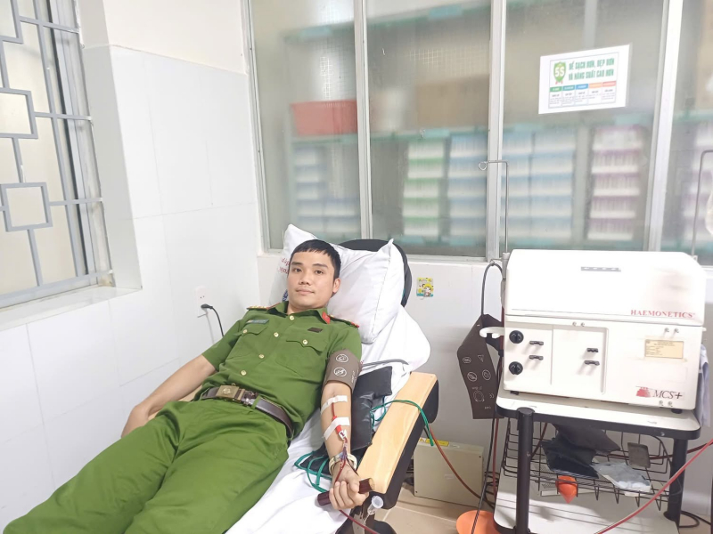 Quảng Ngãi: Chiến sĩ Công an xã vùng cao vượt gần 90km hiến tiểu cầu cho bệnh nhân vượt qua cơn nguy kịch -0
