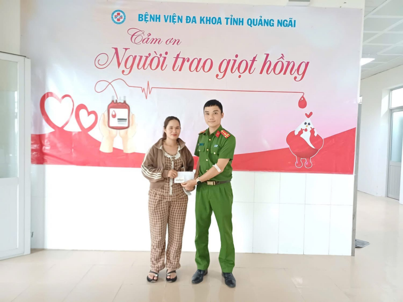Quảng Ngãi: Chiến sĩ Công an xã vùng cao vượt gần 90km hiến tiểu cầu cho bệnh nhân vượt qua cơn nguy kịch -0