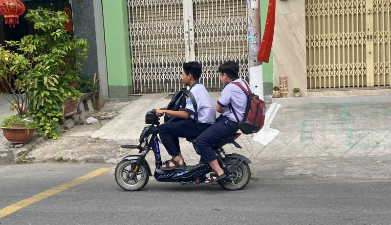  Đừng khóc khi giao xe cho con em mình rồi phó mặc -1