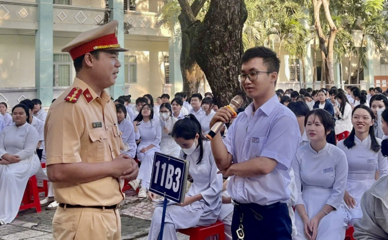  Đừng khóc khi giao xe cho con em mình rồi phó mặc -0