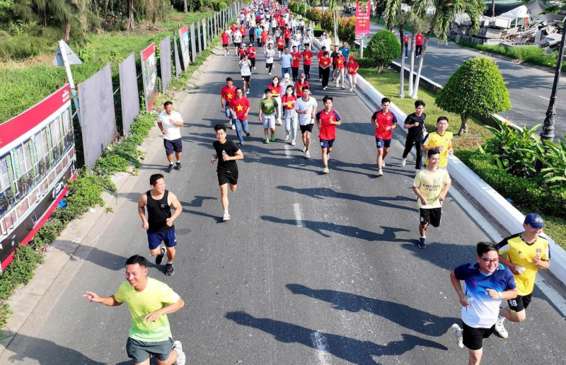 Miền Tây Nam bộ sôi nổi “Ngày chạy Olympic: Vì sức khỏe toàn dân - Vì an ninh Tổ quốc” -0