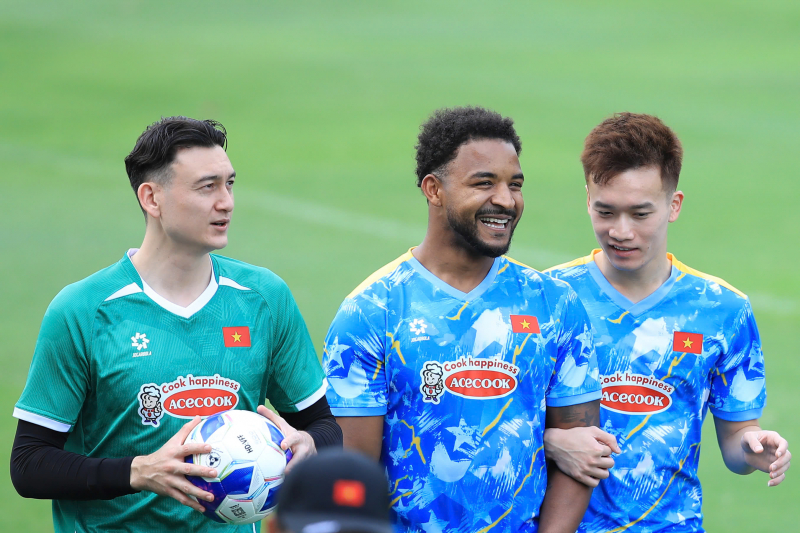 ĐTQG Việt Nam tiếp tục nhận thêm quân, Xuân Son có dấu hiệu đáng ngại -1