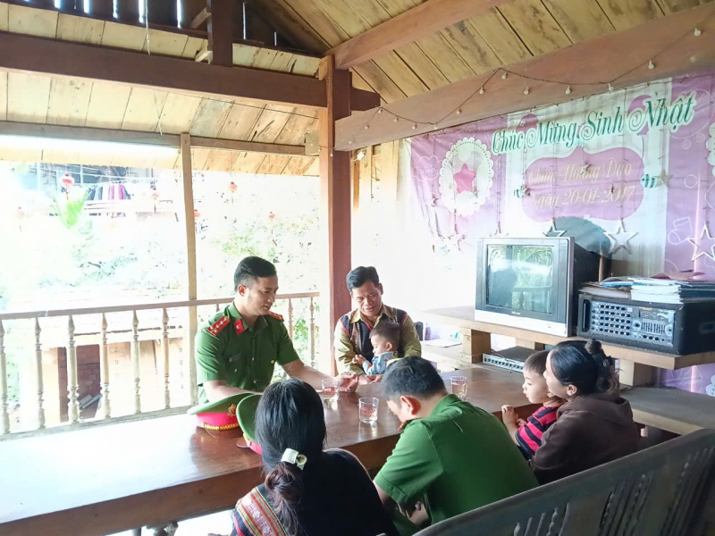 “Gần dân nhất” để hoàn thành tốt nhiệm vụ người cán bộ Công an xã ở vùng cao -0