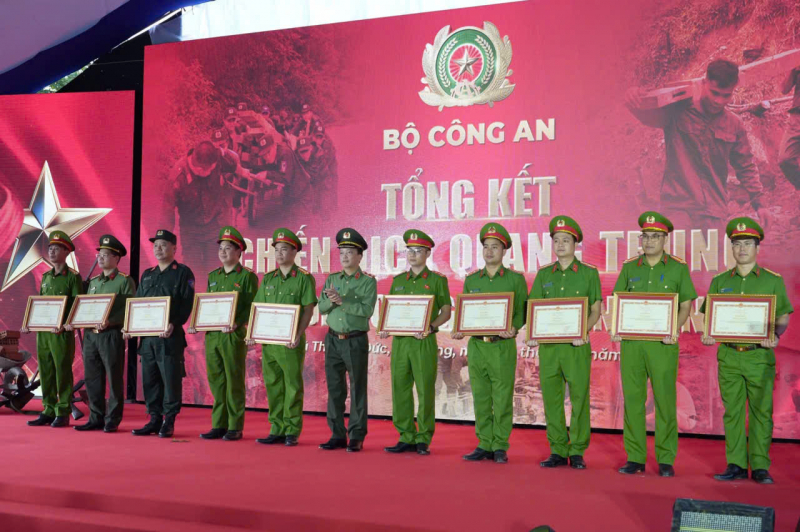 “Gần dân nhất” để hoàn thành tốt nhiệm vụ người cán bộ Công an xã ở vùng cao -0