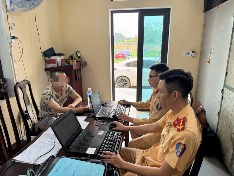 Chuyển cơ quan điều tra vụ 3 đối tượng bịa đặt, vu khống CSGT để trốn tránh xử lý nồng độ cồn -1