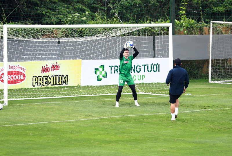 HLV Kim Sang Sik và học trò “chơi” trò gì trong các buổi tập của ĐTQG Việt Nam? -0