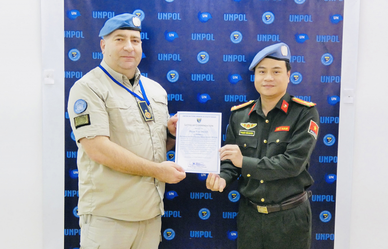 Sĩ quan Công an Việt Nam được khen thưởng đột xuất tại Nam Sudan -0