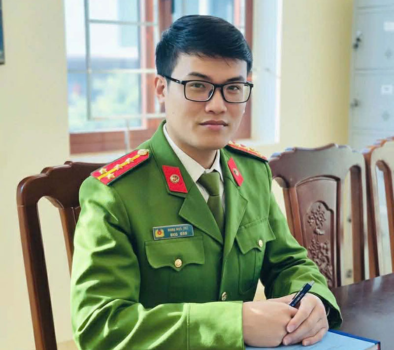 Dám dừng lại để thơ nói nhiều hơn -0