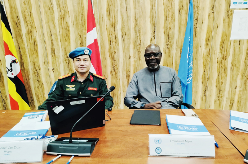 Sĩ quan Công an Việt Nam được khen thưởng đột xuất tại Nam Sudan -2