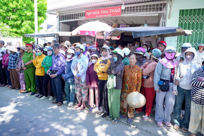 Nghẹn ngào tiễn biệt Thiếu tá Nguyễn Xuân Hải về miền mây trắng -0