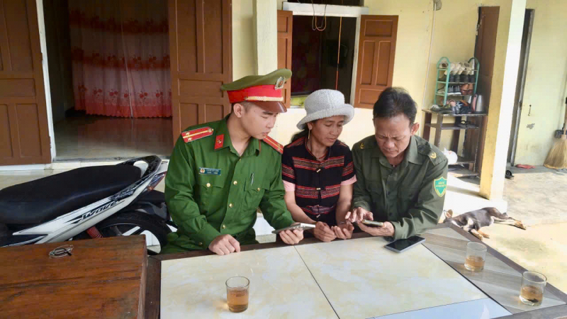 Công an xã giúp dân tích hợp tài khoản an sinh xã hội trên VNeiD -0