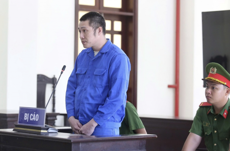 10 năm tù cho kẻ ghen tuông sát hại vợ bằng kéo -0