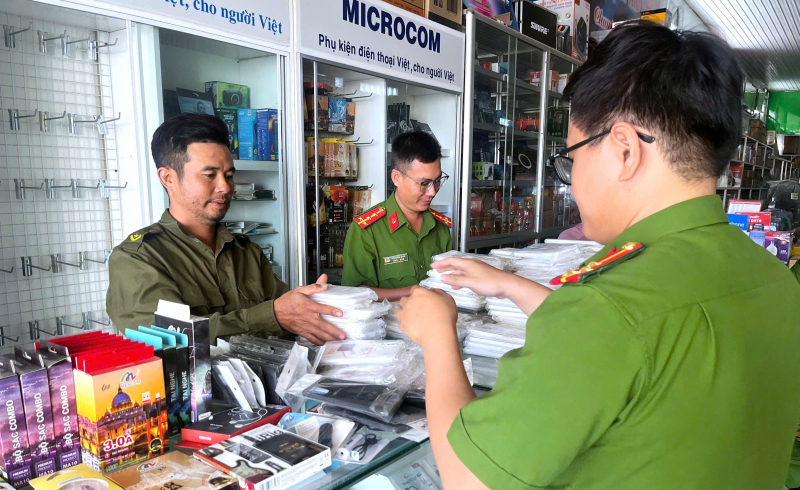 Người thầm lặng giữ gìn bình yên thôn xóm -0