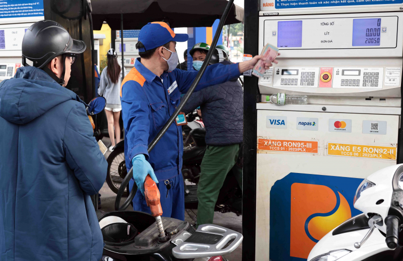 Đề xuất giảm 50% thuế bảo vệ môi trường với xăng, dầu -0