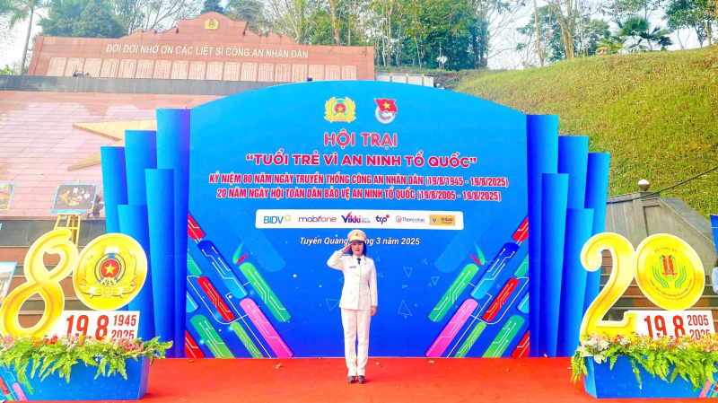 Nữ Đại úy “Ba nhất” của bản làng vùng cao Quảng Trị -0