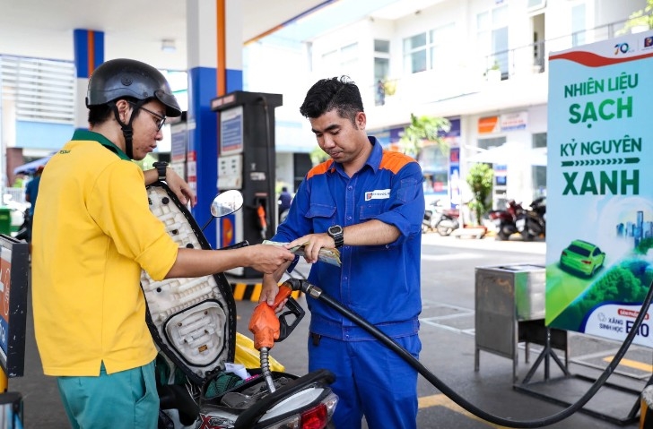 Khủng hoảng xăng dầu toàn cầu và cách các quốc gia ứng phó -0