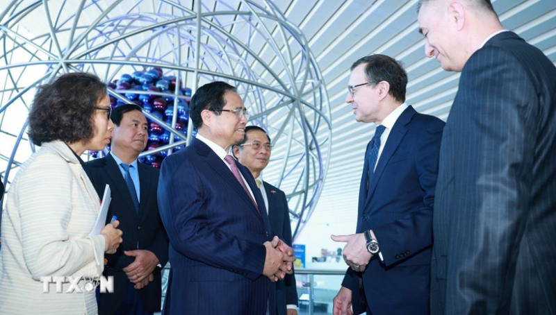 Thủ tướng tìm hiểu phát triển năng lượng hạt nhân và tàu điện ngầm của Nga -0