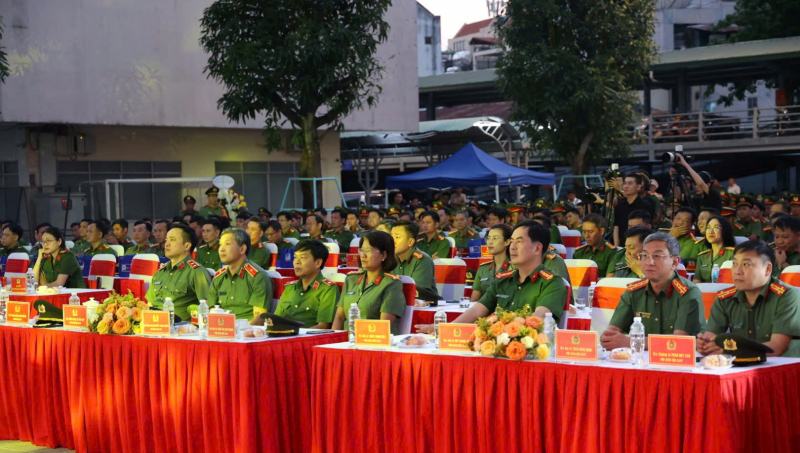 Hành trình “Tiếp lửa truyền thống” và tuyên dương “Gương mặt trẻ Công an TP Hồ Chí Minh tiêu biểu”  -0