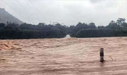 Viết tiếp bài nạo vét, tận thu hơn 1 triệu m³ cát ở Thủy điện Đakrông 4:  Cát từ đâu đến và dựa trên căn cứ nào để nạo vét? -0