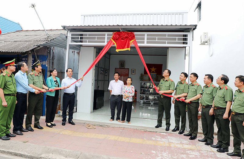 Công an nhân dân và 500 mái ấm nơi cực Nam Tổ quốc -0