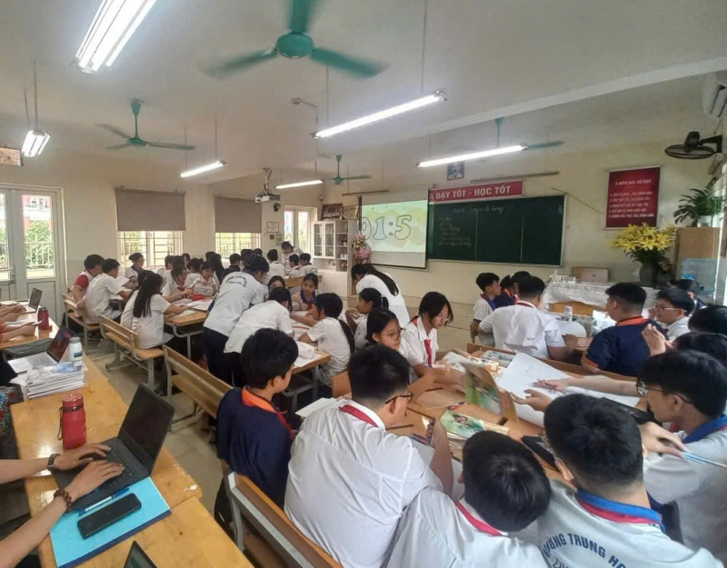 Bạo lực học đường trên môi trường số: Vết thương sâu từ những cú nhấp chuột -1