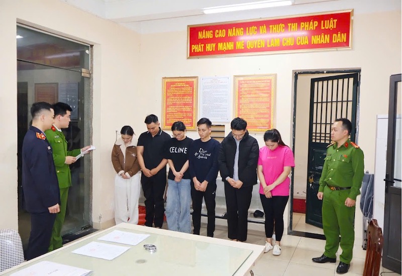 Viện thẩm mỹ quốc tế Vera sử dụng nước muối sinh lý tiêm cho khách nhằm trục lợi -0