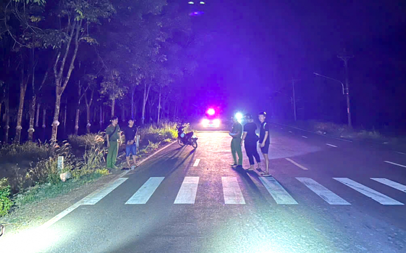 Bắt đối tượng chuyên cướp tài sản của nữ công nhân đi làm về khuya -0