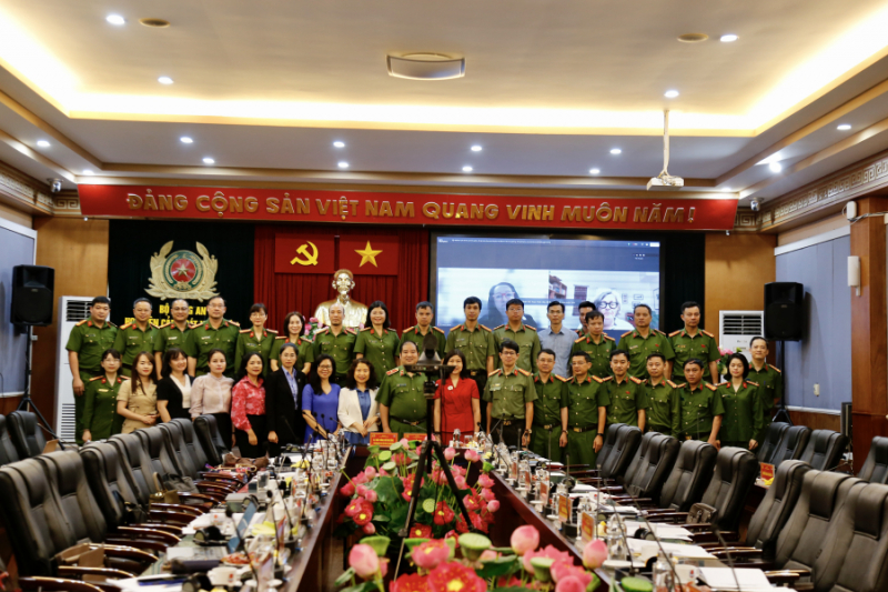 Chia sẻ kinh nghiệm quốc tế trong phòng, chống tội phạm xâm hại trẻ em trên không gian mạng -0