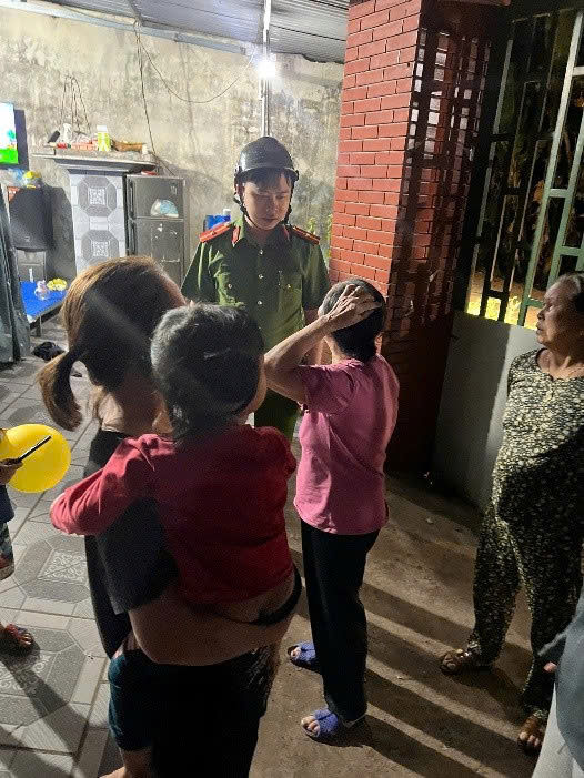 Bắc Ninh: Kịp thời di dời người dân, xử lý an toàn 2 quả bom MK 80 trong khu dân cư -2