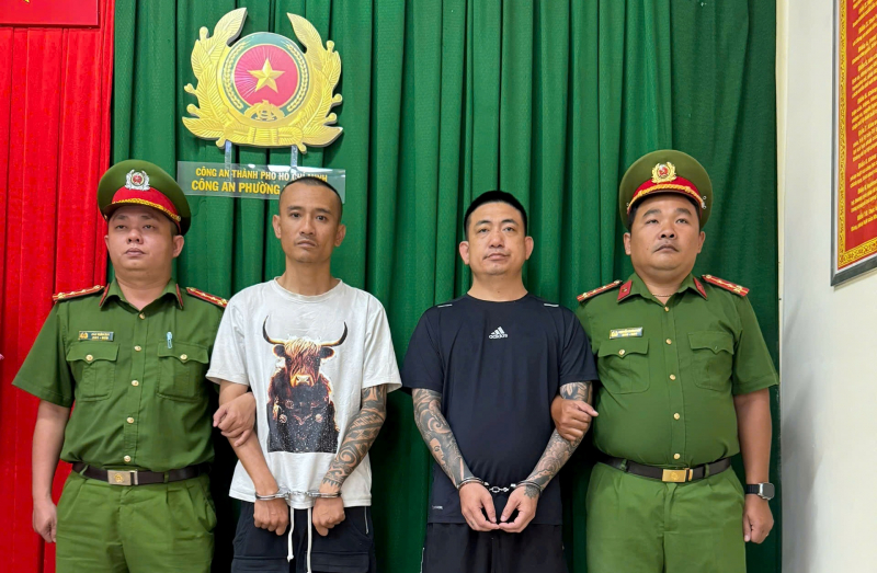 TP Hồ Chí Minh: Bắt giam 2 kẻ đi ô tô chửi bới hăm dọa, đánh người  -1