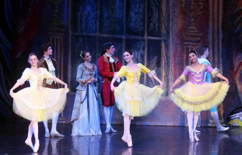 Nghệ sĩ Nga thăng hoa trên sân khấu Nhà hát Hồ Gươm cùng ballet “Kẹp hạt dẻ” -0