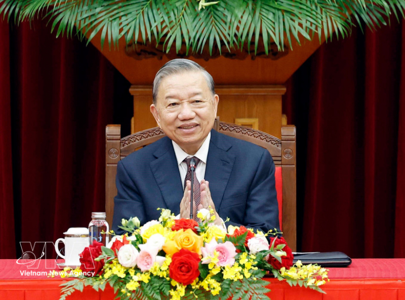 Vietnam pledges partnership to develop resilient, green supply chains: Party leader -0